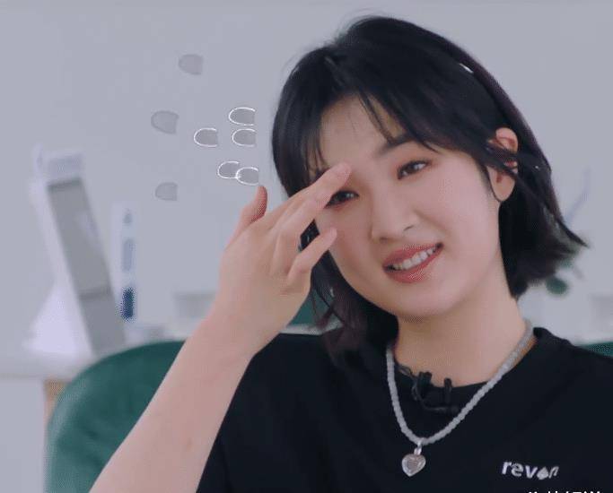 《中餐厅5》开播,姚安娜颜值被嘲太素人,龚俊却夸其很努力_节目_女