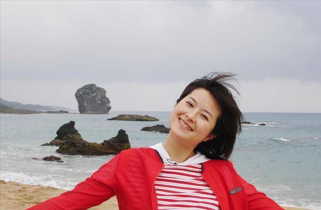 央视著名主持人张泉灵:嫁大18岁丈夫,最红时辞职,如今怎样了?