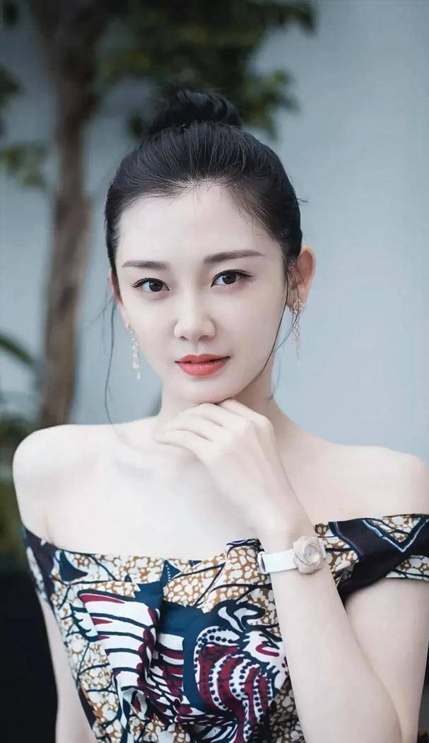 冯小刚手把手将苗苗捧红,为何又称其太能装,究竟有何恩怨?