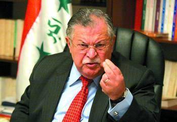 他是萨达姆死敌,伊拉克战争后当选总统,绞杀老萨时他却说:不可