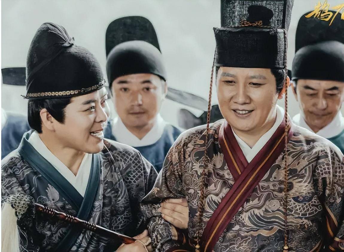 这就不得不提到赵本山最美的女徒弟张可,她在《鹊刀门》里扮演的贾如