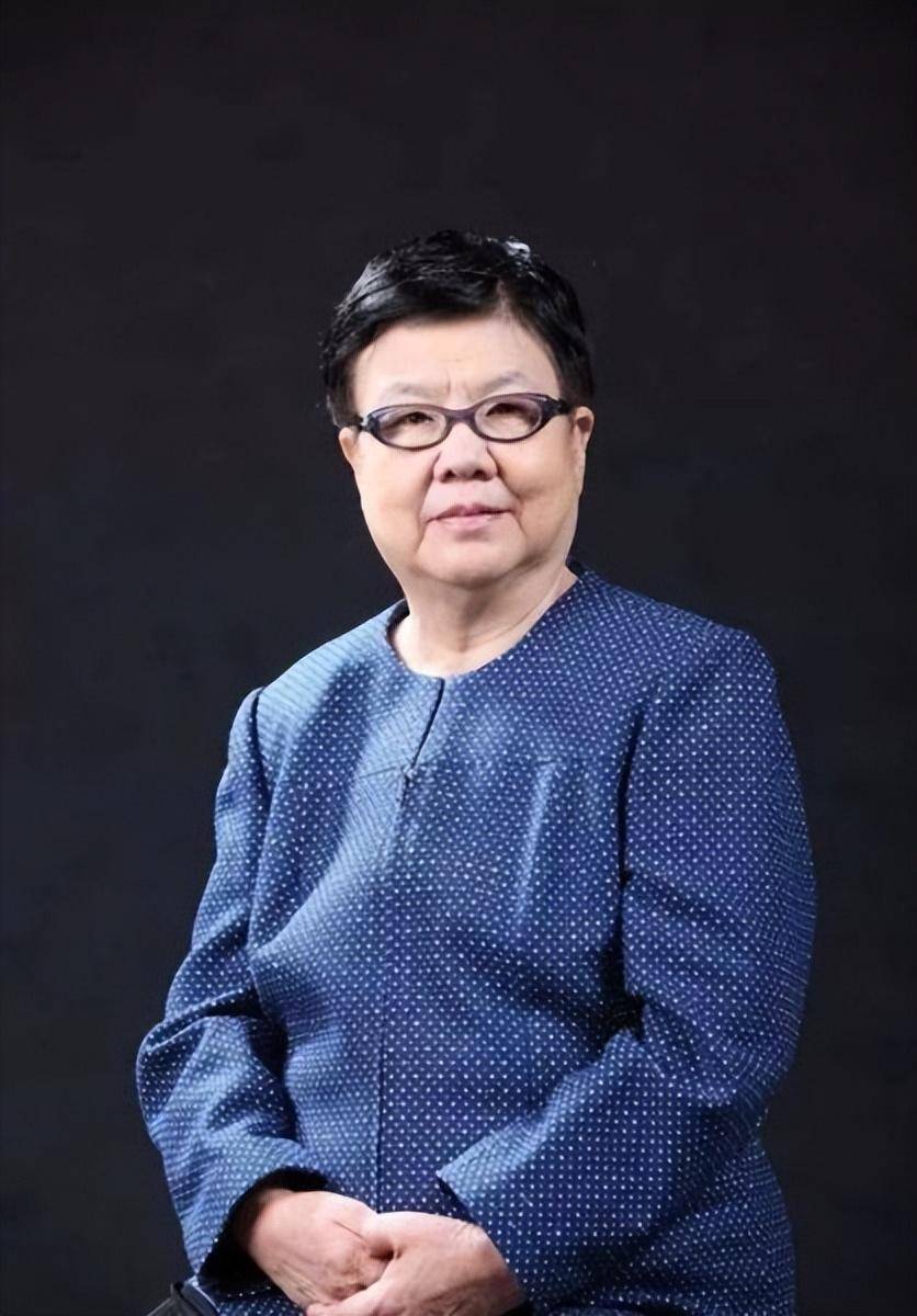 李海燕:河北秦皇岛走出的京剧名家,嫁二婚丈夫现在怎样了?