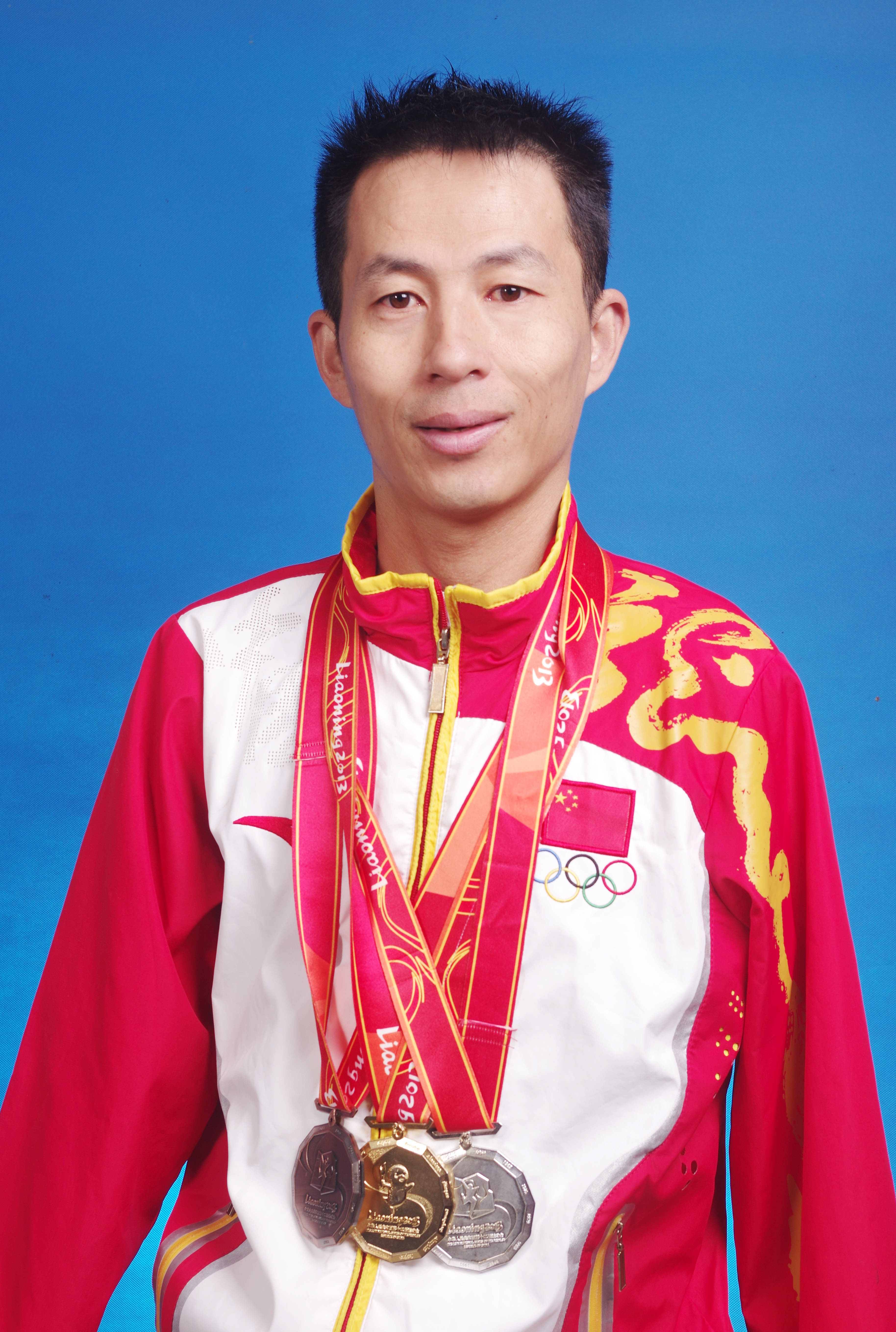 潍坊无臂青年丁二伟再获吉尼斯世界纪录