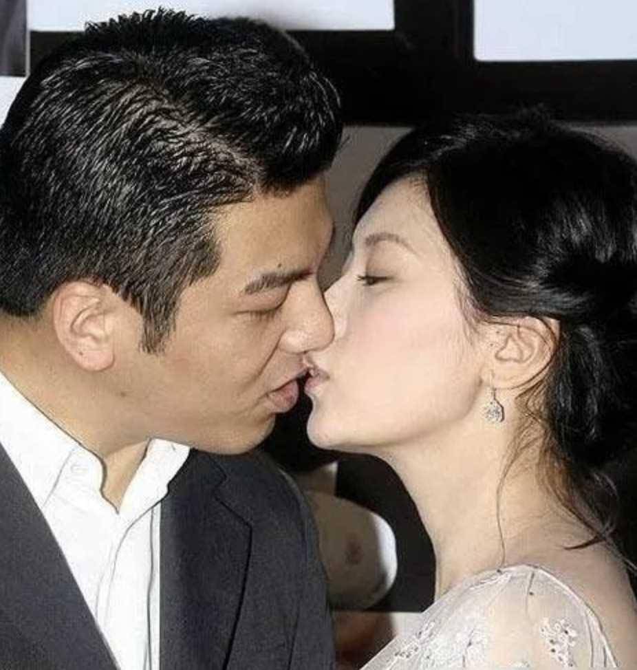尽管贾静雯已美若天仙,孙志浩仍四处留情并传出与其他女子私混的绯闻