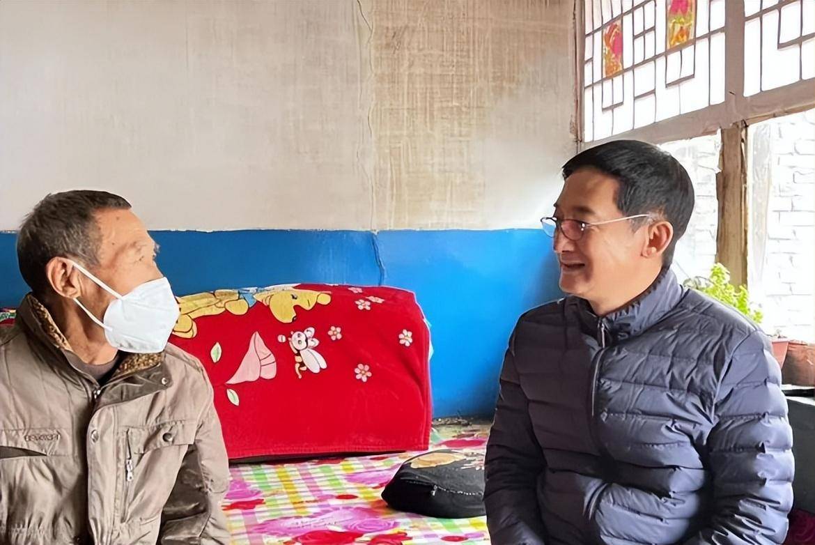 原平副市长,公安局局长郑锦绣开展春节前走访慰问活动_生活_关怀_情况