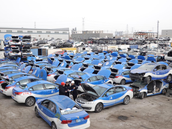 巴州车管所推出便民举措百辆报废出租车集中销毁_服务_查验_管理工作