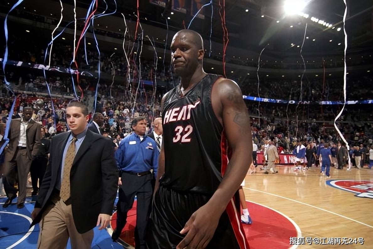 离开科比率先拿第4冠的奥尼尔后来生涯如何?搭档3位mvp 无缘第5冠