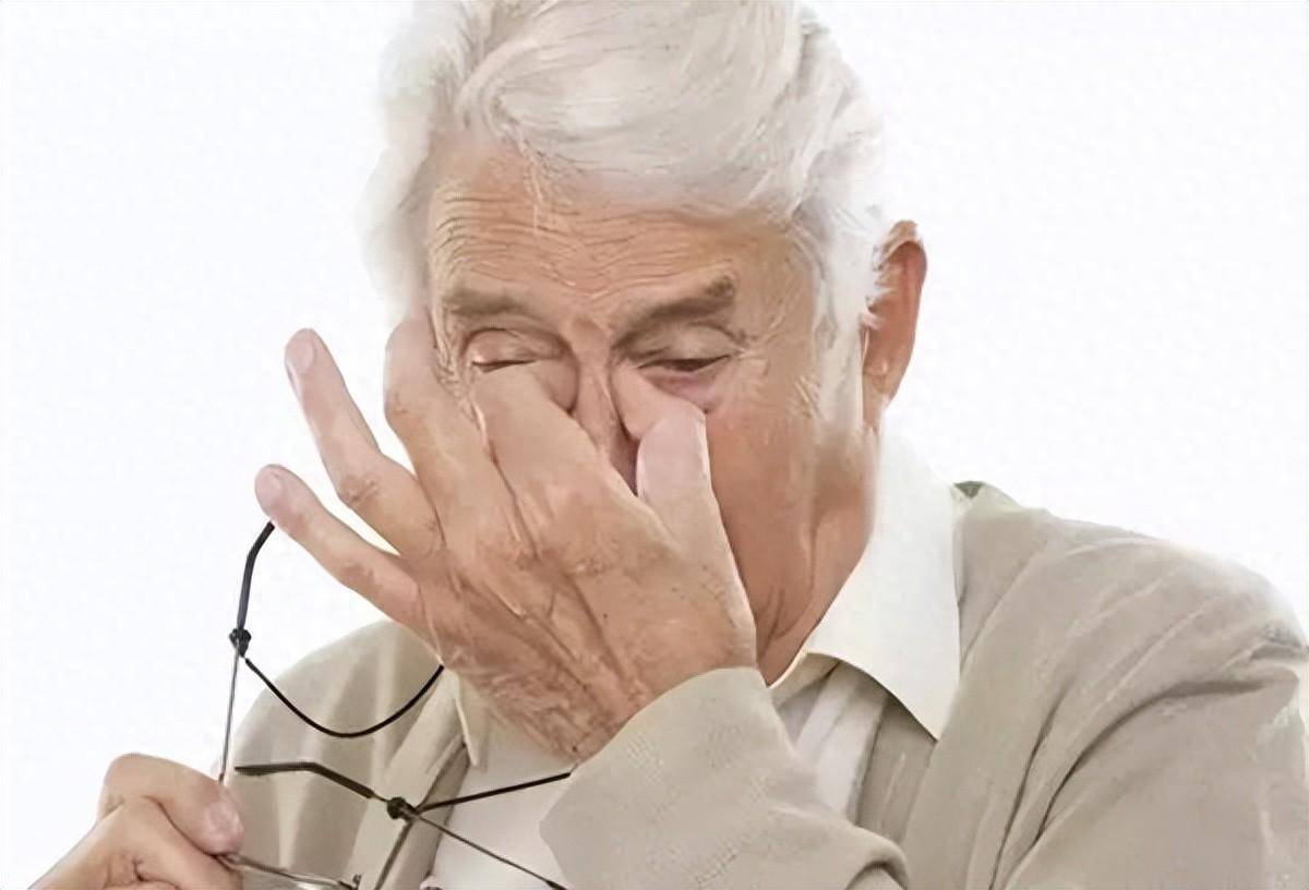 眼睛看东西模糊还有哪些需要注意的症状呢?_视网膜_治疗_病变