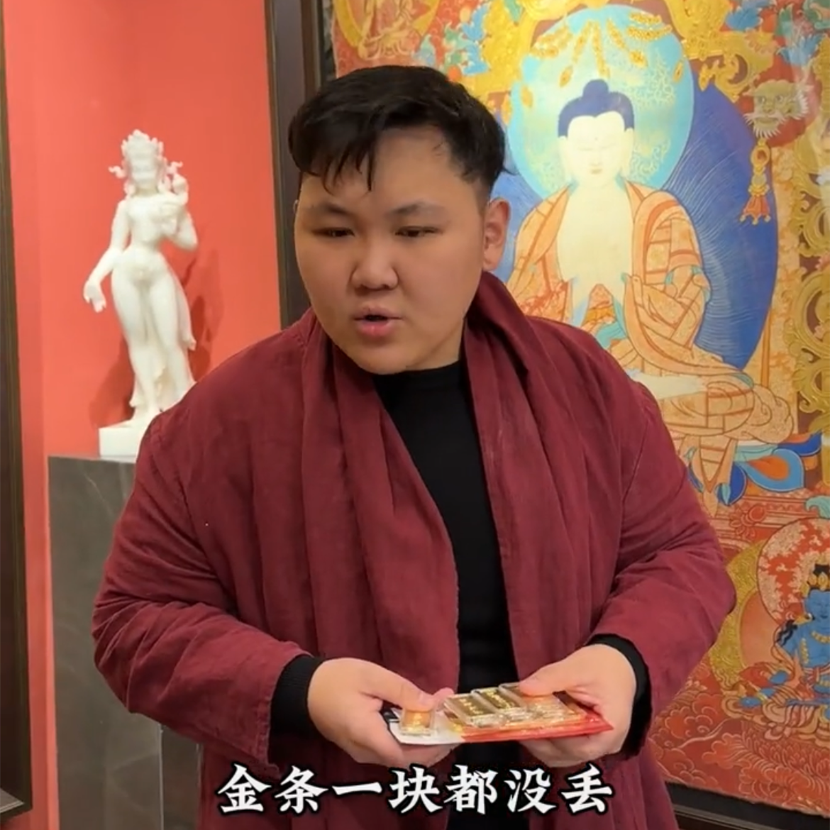 富豪网红王牟云驰家中进贼,金条一块没丢,疑似熟人作案_小偷_妻子