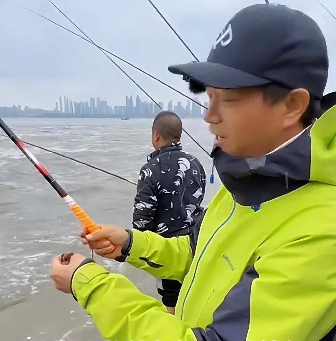 钓王邓刚叱咤钓鱼圈,靠的不只是段子_成功_视频_领域