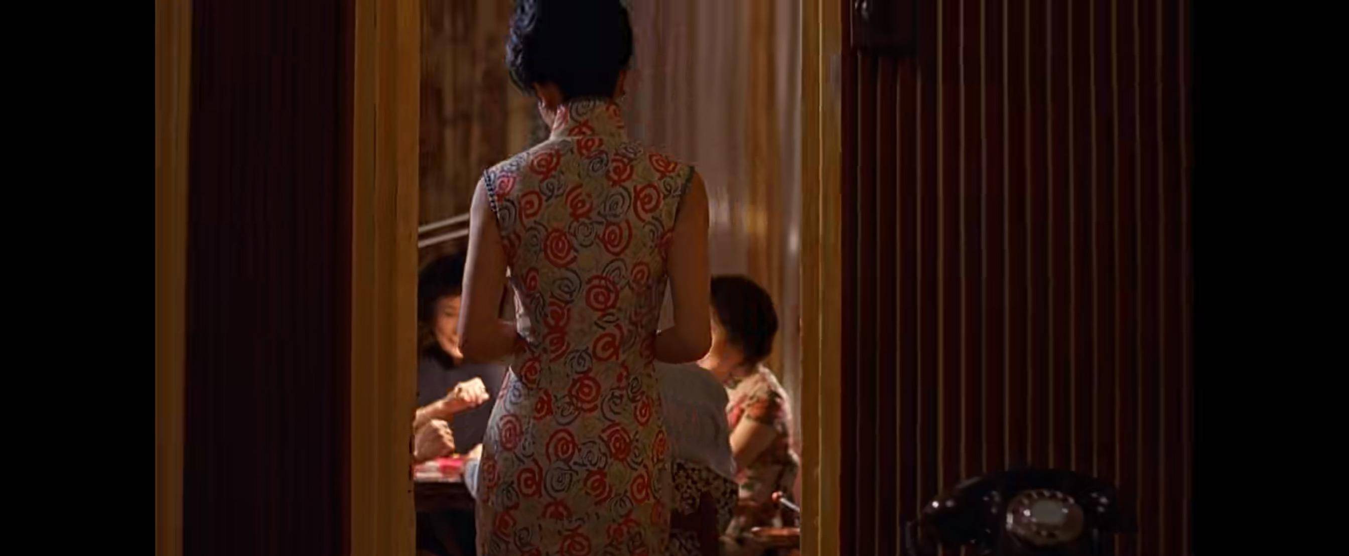 《花样年华》深度解析二:岁月不败美人,张曼玉的一场旗袍大秀
