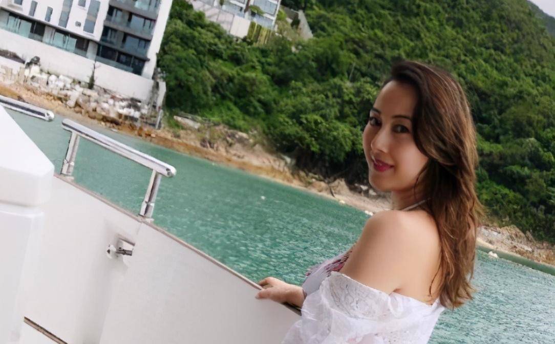 香港最上镜小姐,被王晶看中捧过头,太红受关注反到国外去避世?