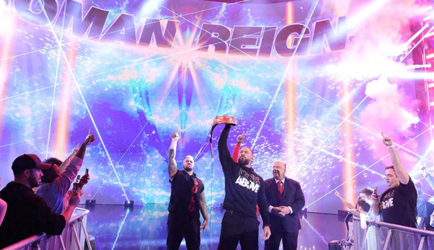 巨石强森重返wwe直面罗曼,科迪贝莉宣布挑战对象,接管