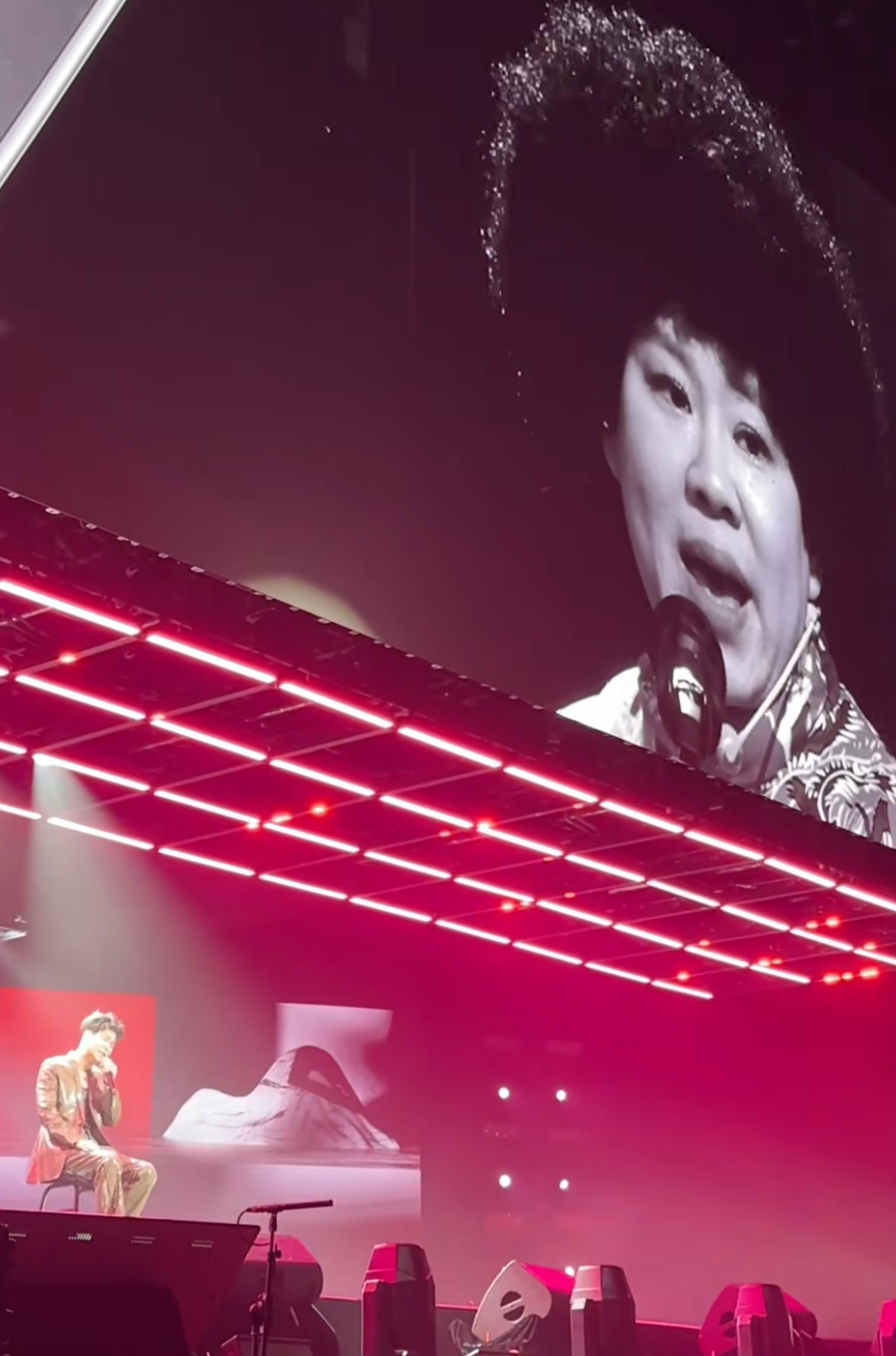 小沈阳夫妇演唱会飙高音好震撼!想给观众包饺子吃!