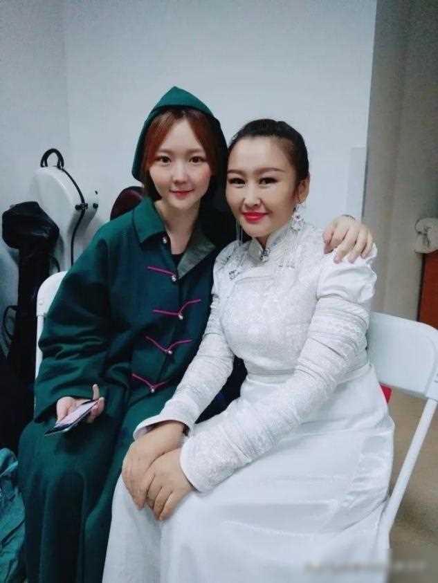 父亲已去世,亲生女儿远嫁韩国生子,母亲孤独一人_音乐_布仁巴雅尔