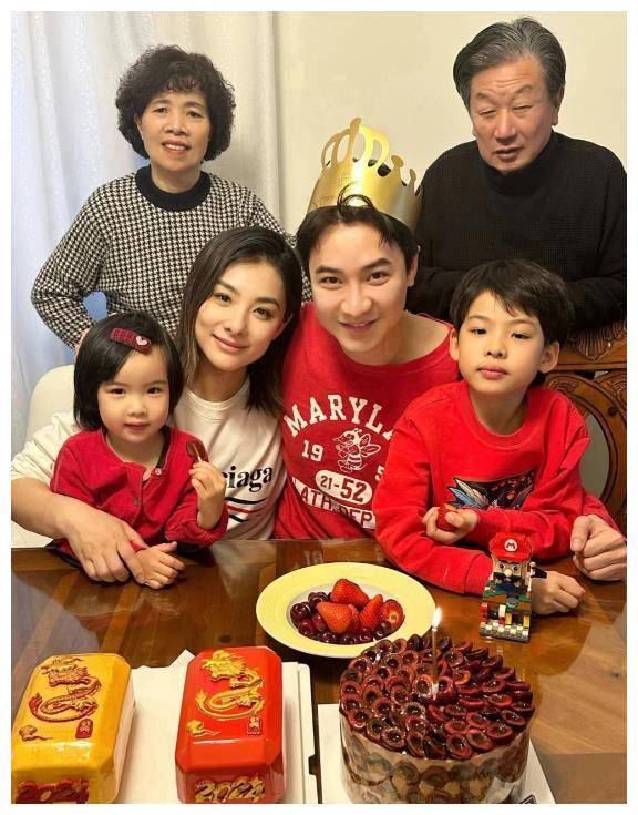 王弢_生日_家庭