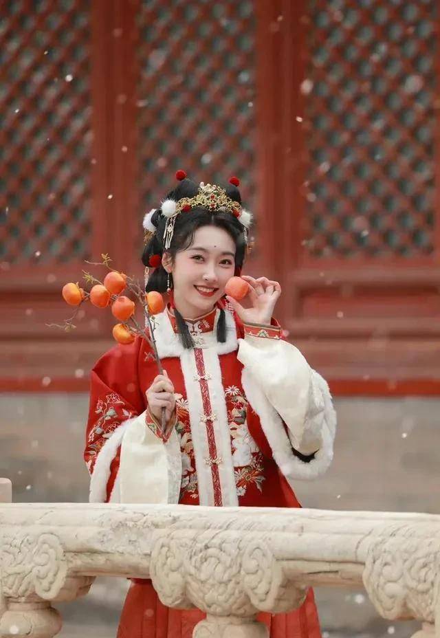 2008年,宣璐因出演李少红版《红楼梦》正式进入演艺圈2009年,出演励志