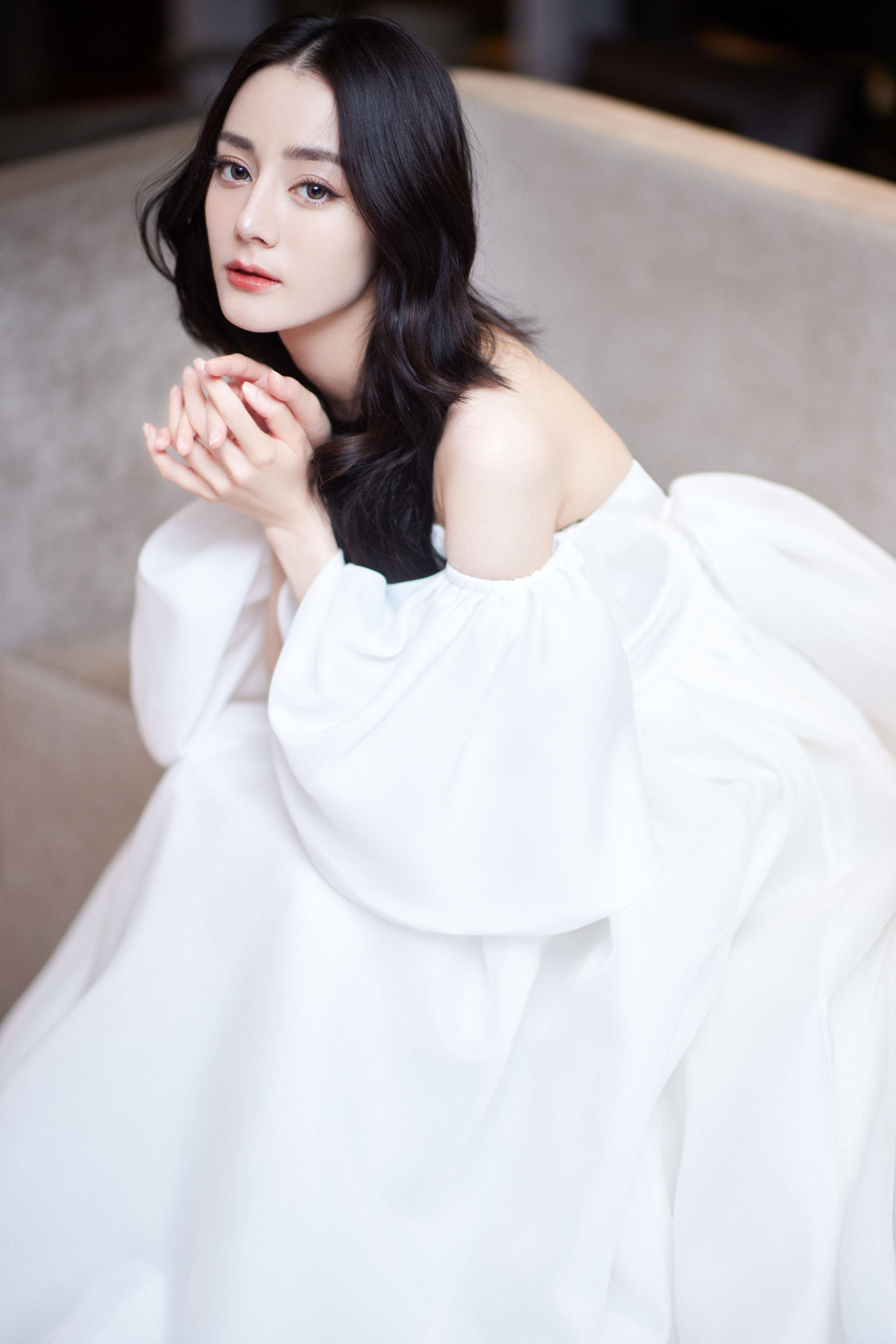 迪丽热巴从惊艳出道到争议无数,她的演技还能回来吗?_杨幂_时间_新疆