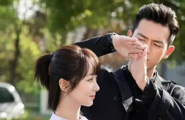 从低谷到成名的李现,其辛酸的历程,令人心疼_杨紫_了