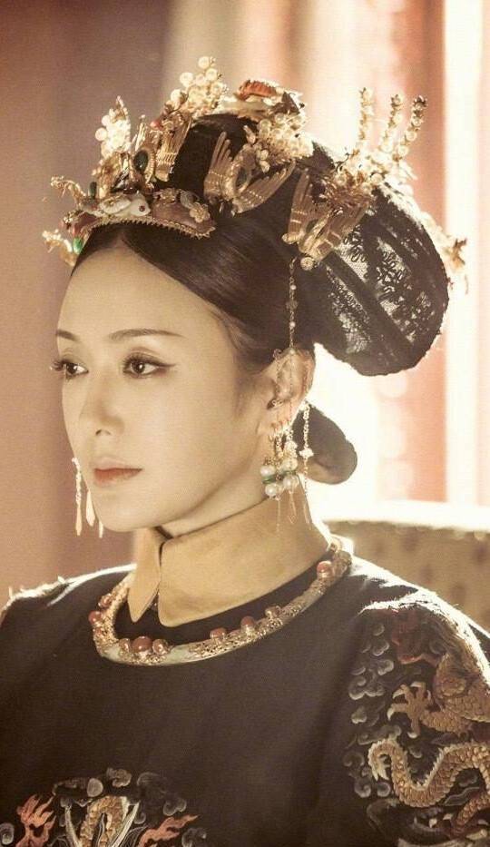 多年后,秦岚凭借《延禧攻略》翻转人气,再次重回大众视线.