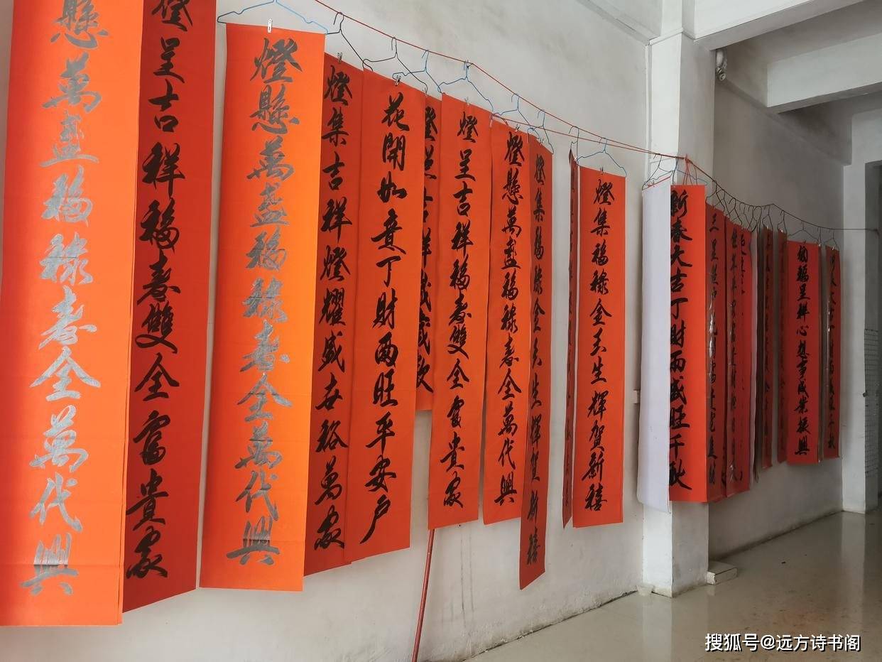 2024年广西岑溪市上灯联该这么写,全国独有的节日和花灯联及中宫_花开