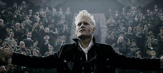 第四位:阿不思·邓布利多因为邓布利多登场的时候他已经耄耋老人了