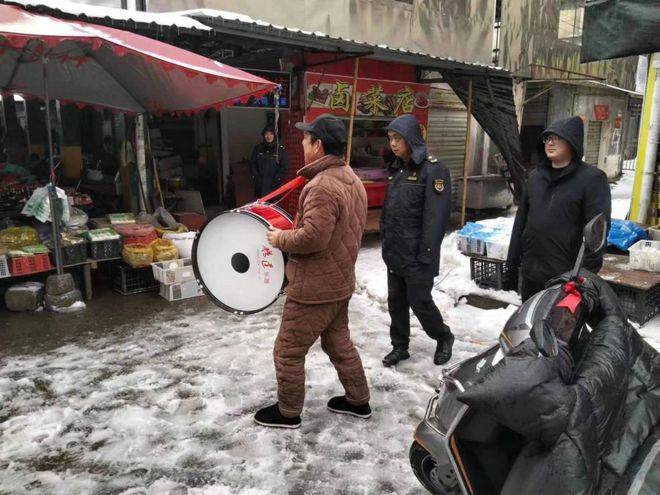 常德经开区石门桥镇全方位开展冰雪天气大跨度框架结构建筑物安全专项