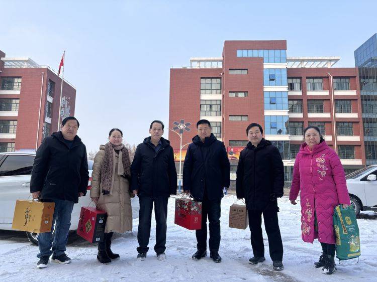 温情关怀教职工 走访慰问暖人心——濮阳市油田第十三中学开展春节