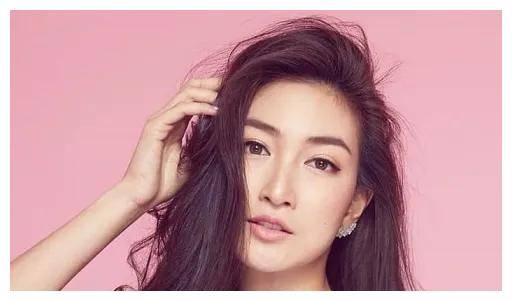 《天鹅套索》,《情牵两世》,卡曼妮·耶美肯,美丽从未如此独特