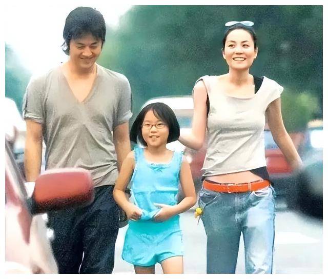 王菲孕照曝光,肚子大如萝筐,母爱爆棚!李亚鹏的真爱可见!