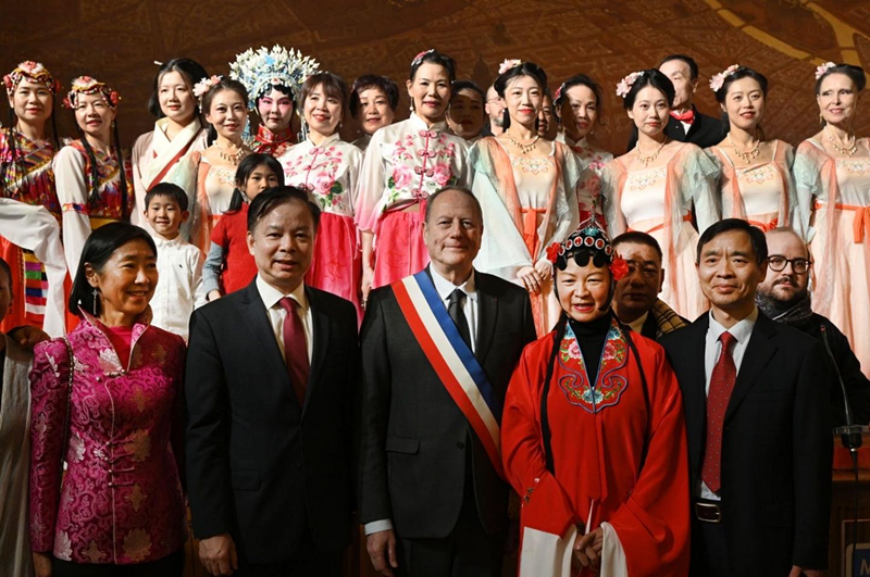 庆祝中法建交六十周年大型公益文艺晚会成功举办_活动_法国_国友谊