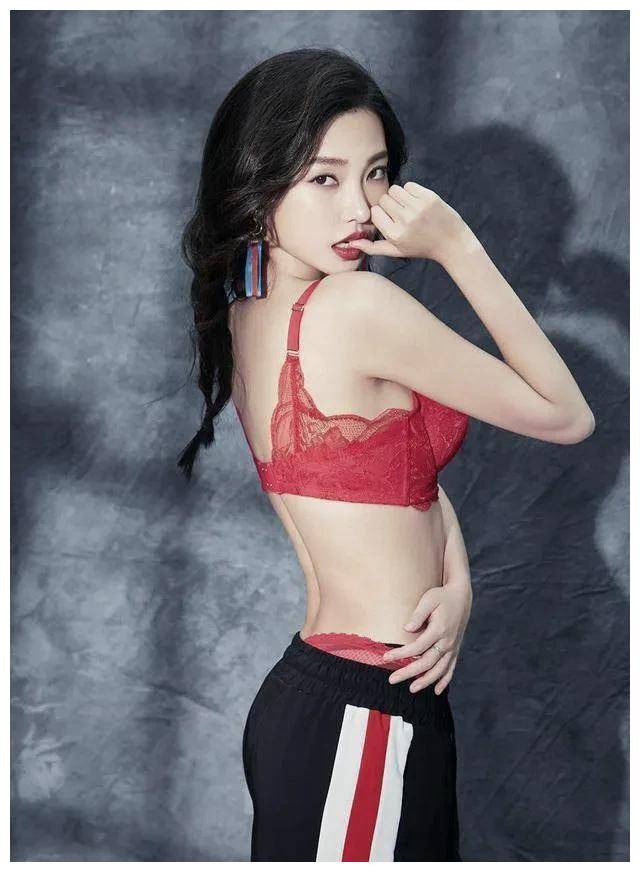 王晶的前晶女郎童菲,周润发的干女儿,第一性感美女!_香港_邱淑贞_电影