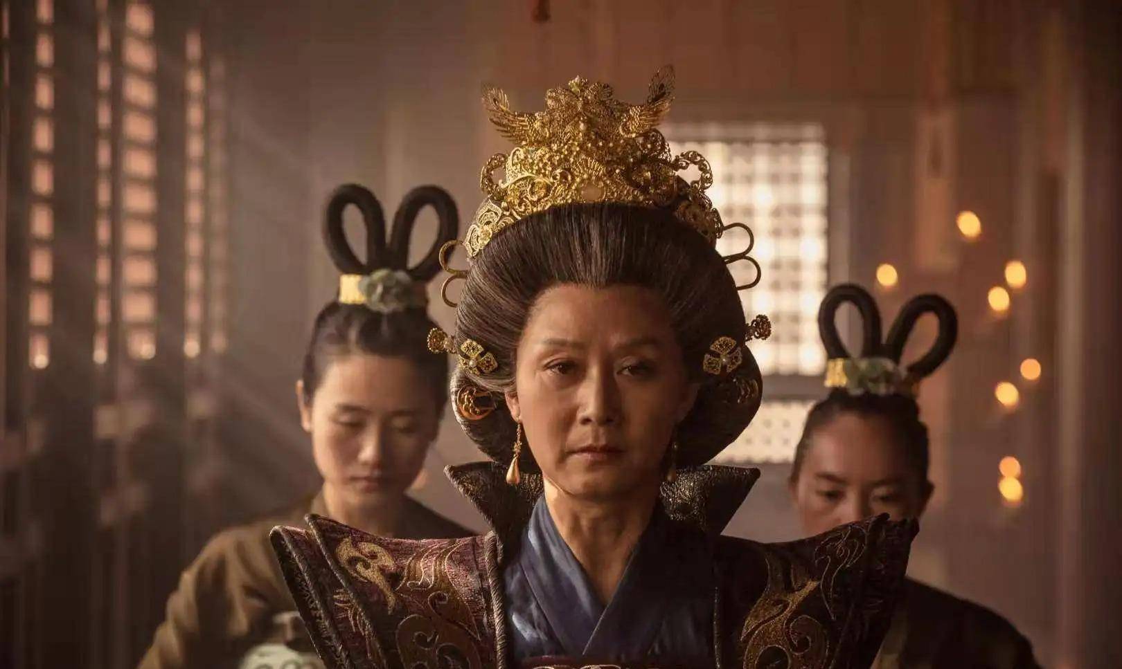 武则天发明一种刑罚,上官婉儿受刑后魅力四射,如今成了年轻人潮流
