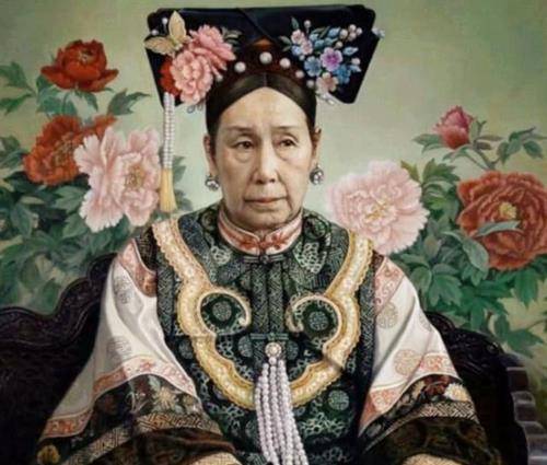 清朝晚期由叶赫那拉氏的慈禧太后垂帘听政,慈禧贪图享受,挪用军费