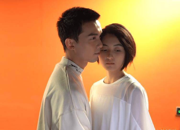 张子枫,吴磊合作新电影,拍摄海报花絮被传出,这对cp有