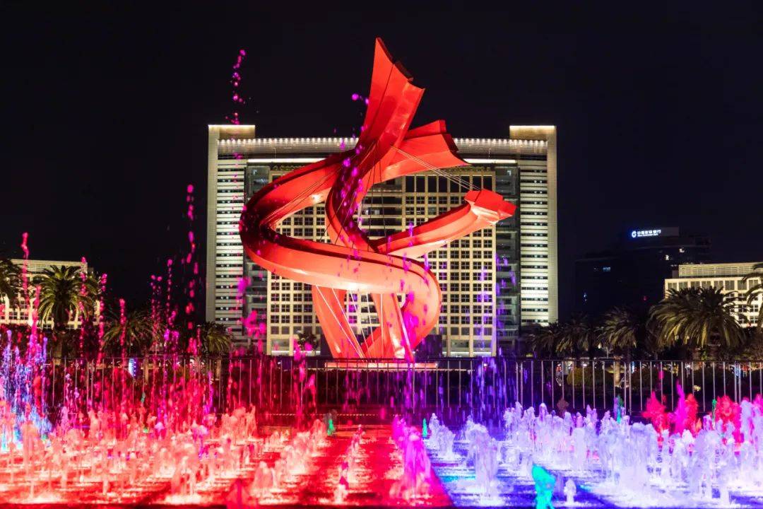 东莞市中心广场花坛亮相啦!