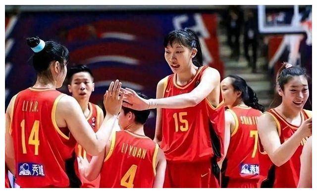 中国女篮表现糟糕，郑薇抱怨不满，姚明王芳需作出回应