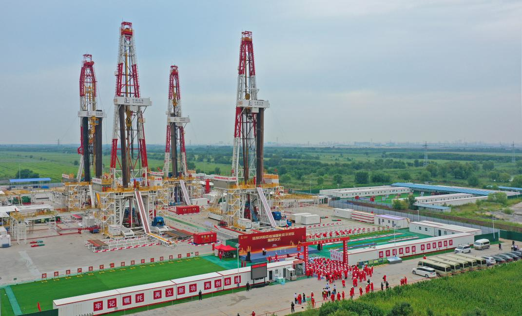 河南三门峡盆地油气产量惊人:钻探新油田,原油自喷!