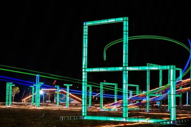 差约7米本次赛道总长约320米根据官方发布打响2024年穿越机竞速的首战