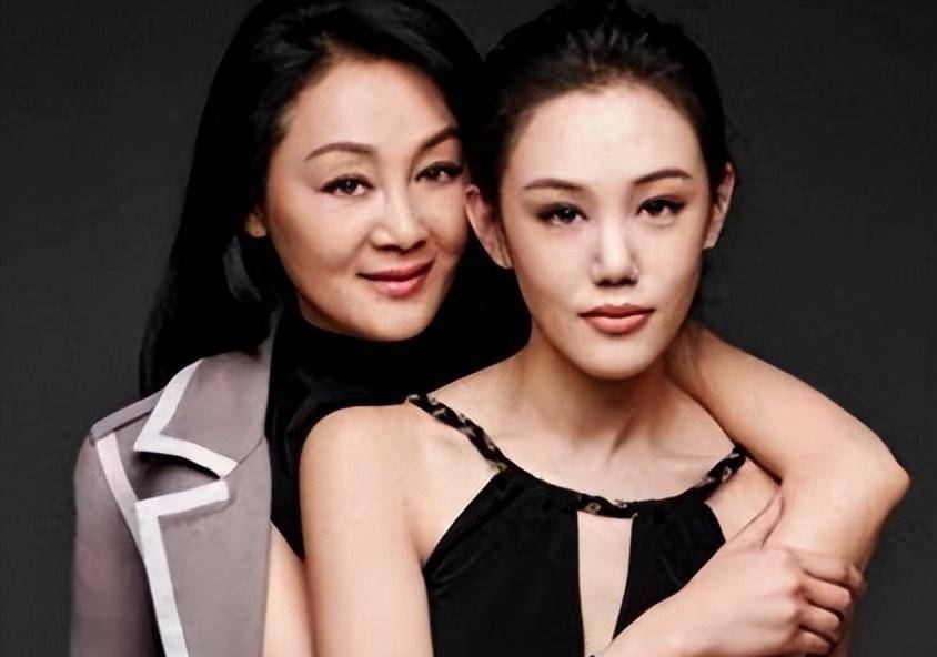 儿子智障,自己被骗,却让女儿上交10年工资,如今61岁的她还好吗_王姬