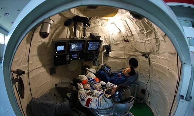 由于巴西运载火箭在发射平台爆炸,导致一共21名航天技术人员全部丧生