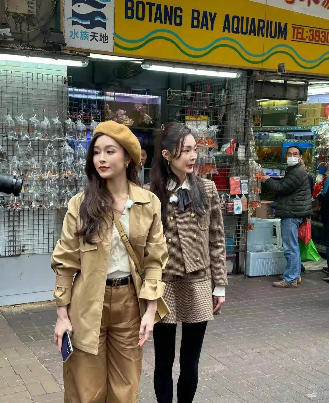 香港街头宋轶和文咏珊好出挑,引无数路人目光!_演技_观众_条纹