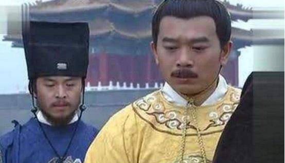 朱允炆不比朱标,朱元璋知道朱允炆年幼,在他死后根本就压不住这些