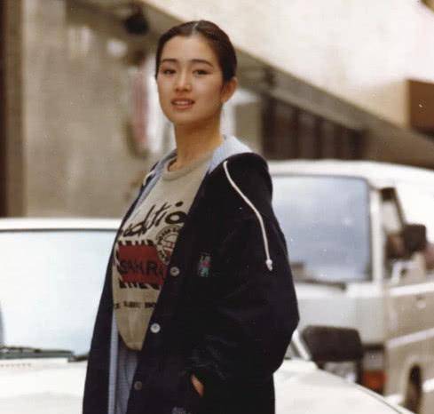 有一种美叫巩俐年轻旧照,没有各种ps手段下,这颜值谁能敌?