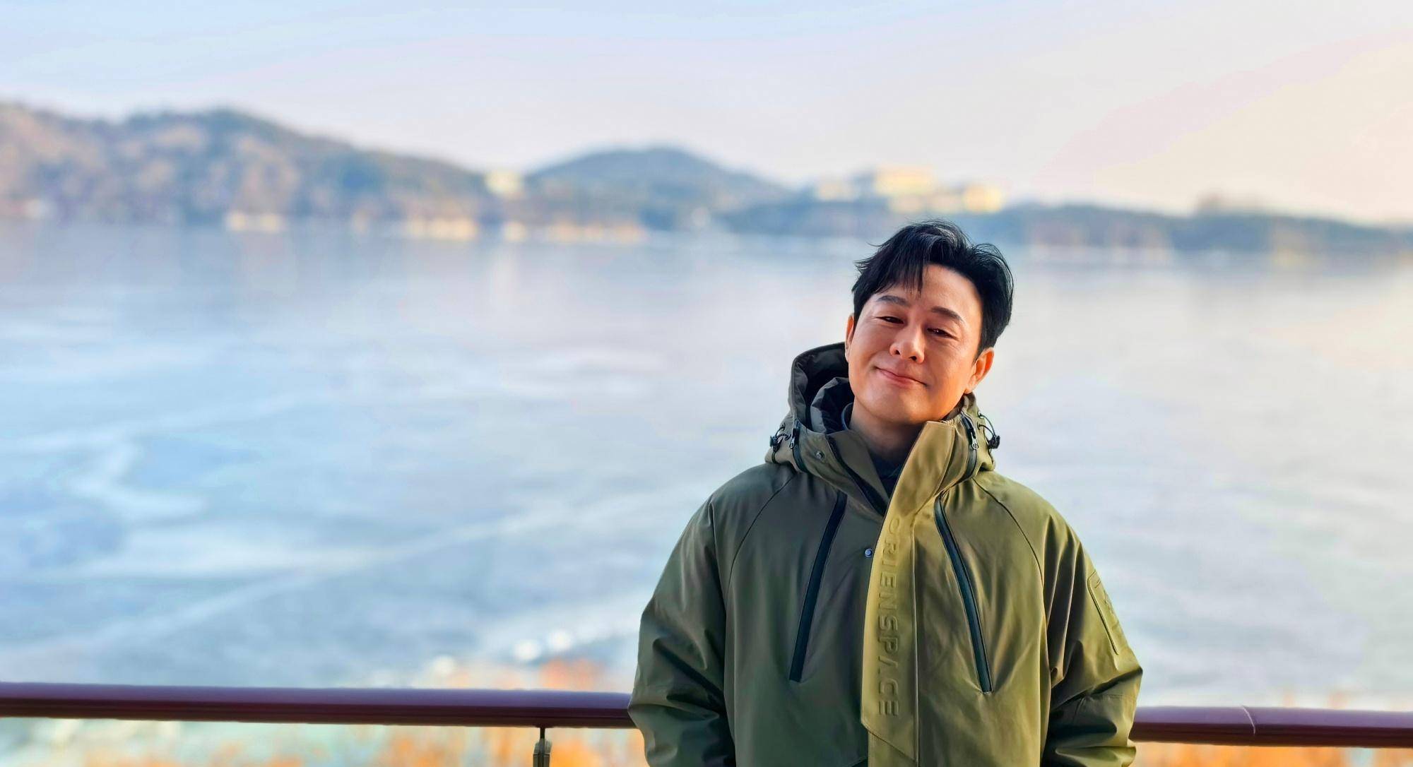 面对"被领导骂了"话题,张颂文的回复,令网友称赞别具一格_娱乐_内容