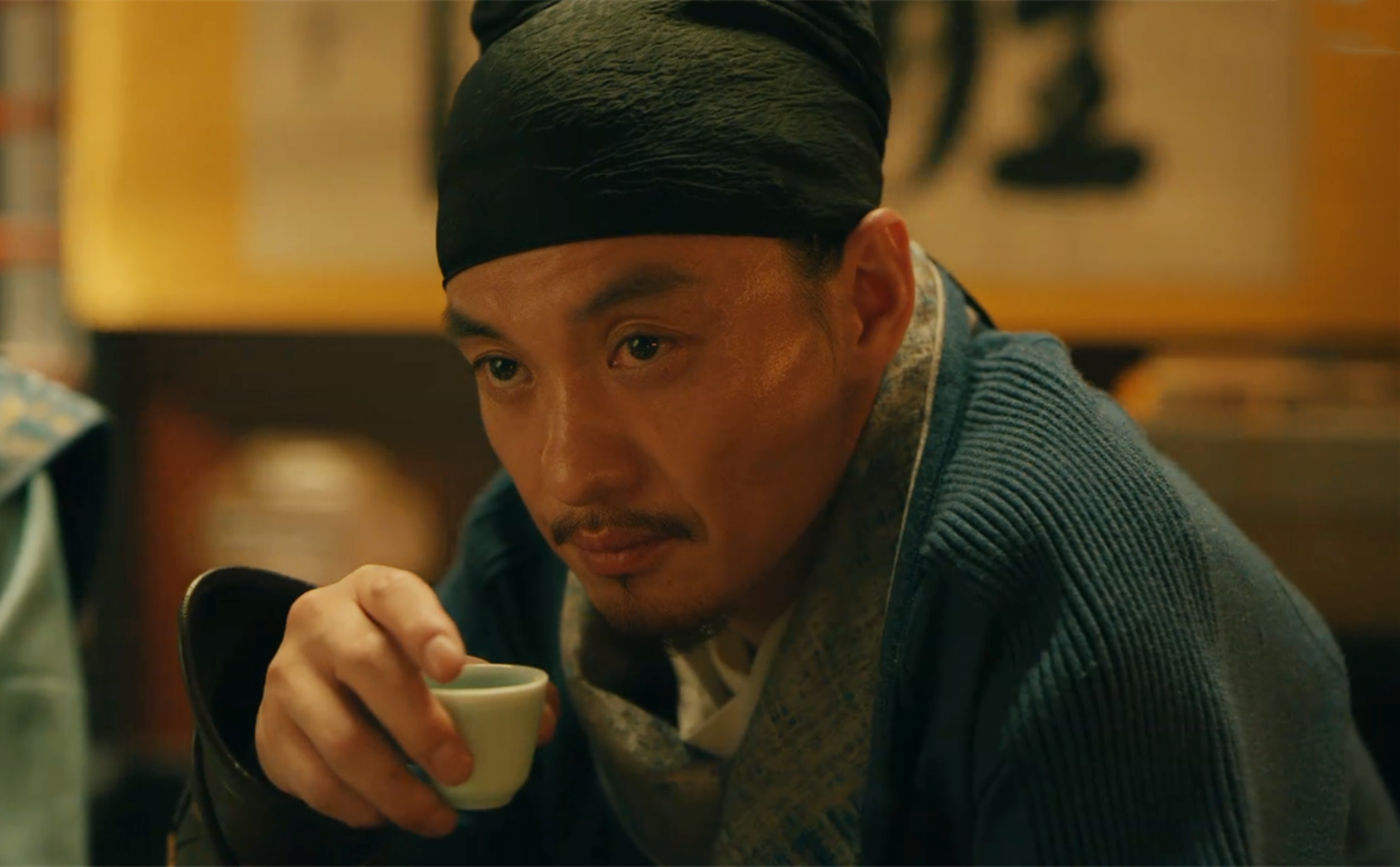 黑焰 这个人物其实贯穿整部剧,不仅仅是黄金案的幕后黑手 ,而且他更是