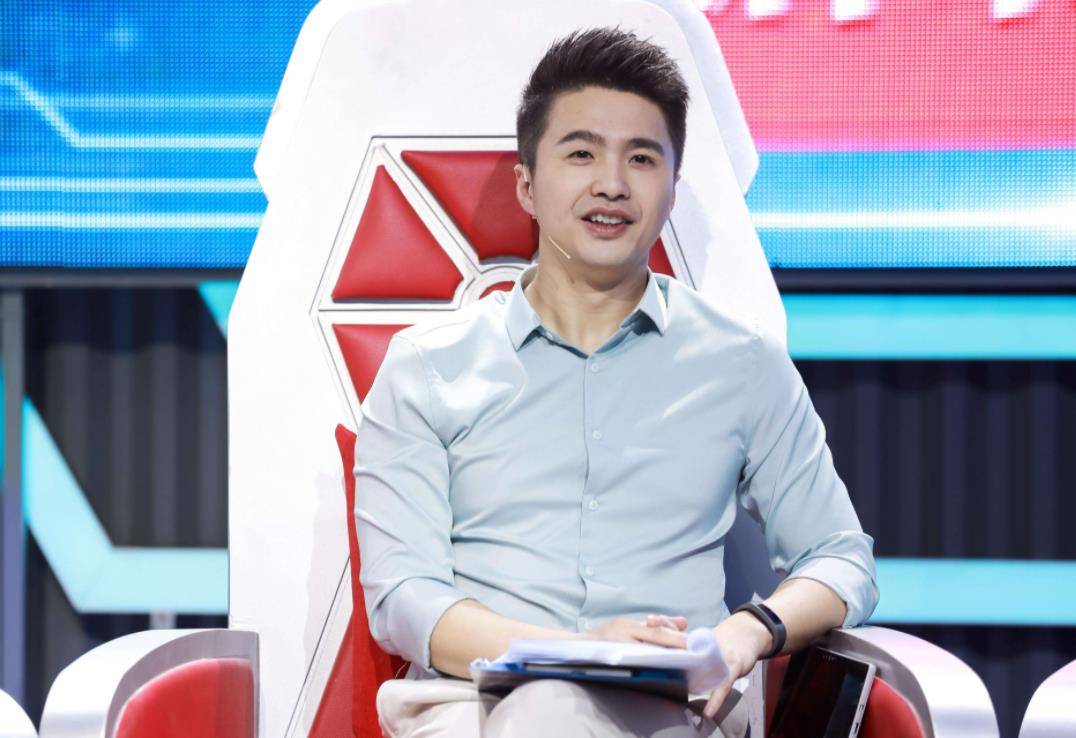 帅教授"魏坤琳:当众讽刺郭敬明像女人,他到底什么来头_大脑_节目_北大