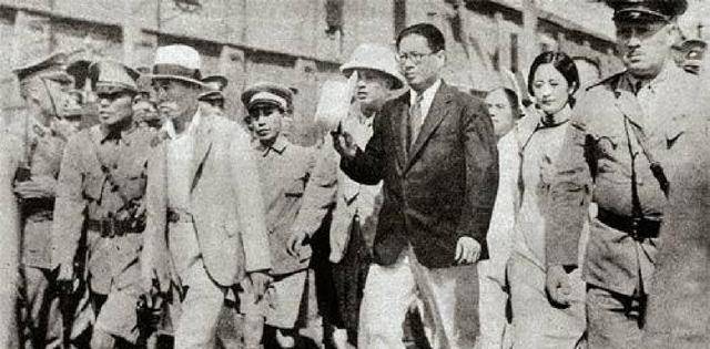 "暗杀之王"王亚樵:以暗杀成名,最终死于暗杀,死后被剥掉脸皮_戴笠