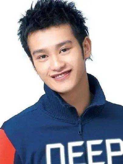 曾脚踏两条船被骂