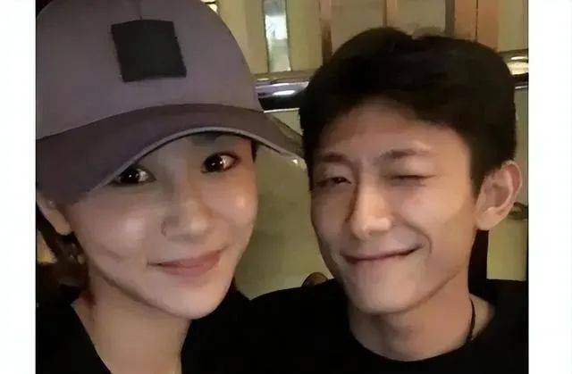 张一山携手杨紫,去宋丹丹豪宅聚会,进门不淡定:咱妈真